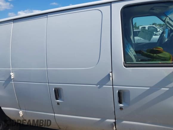 ✅ 2013 Ford Econoline Cargo Commercial • VIN: 1FTNE1EW1DDB34038 • Lot: 42785150. Listed on IAAI with 306,839 mi. Free auction sales archive from the USA and detailed vehicle history report at DreamBid. Image 13.