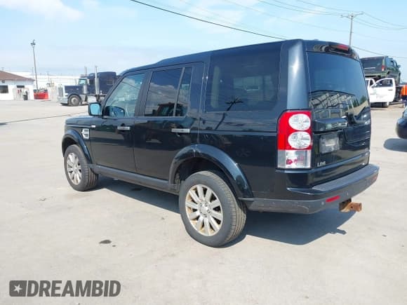 ✅ 2013 Land Rover LR4 HSE • VIN: SALAG2D44DA697884 • Lot: 42620594. Wystawiony na IAAI z przebiegiem 134 174 mil. Bezpłatny archiwum sprzedaży aukcyjnych z USA i szczegółowy raport historii pojazdu na DreamBid. Zdjęcie 3.