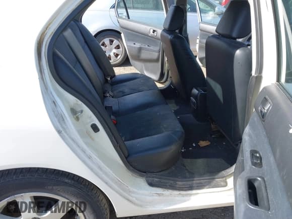 ✅ 2006 Mitsubishi Lancer ES • VIN: JA3AJ26E16U062703 • Лот: 42244328. Опубликован ранее на IAAI с пробегом 93 950 миль. Бесплатный доступ к архиву аукционных продаж из США и подробный отчёт об истории автомобиля на DreamBid. Изображение 8.