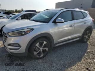 2018 Hyundai Tucson Value z VIN KM8J33A20JU743583, wystawiony jako Copart lot #83753905 z przebiegiem 114 945 mil mil oraz Czysty tytuł • Clean title. Historia ofert i sprzedaży dostępna na DreamBid. Obrazek 1.