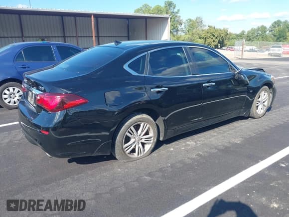 ✅ 2015 Infiniti Q70 • VIN: JN1BY1AP0FM542562 • Лот: 43319810. Опубликован ранее на IAAI с пробегом 176 519 миль. Бесплатный доступ к архиву аукционных продаж из США и подробный отчёт об истории автомобиля на DreamBid. Изображение 4.