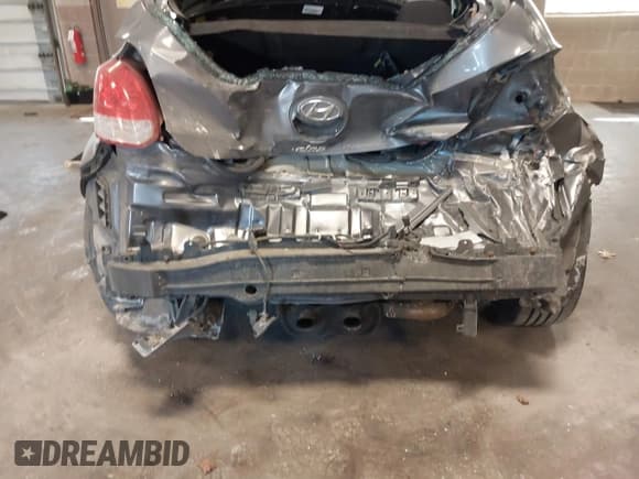 ✅ 2017 Hyundai Veloster • VIN: KMHTC6AD7HU321025 • Lot: 41432334. Wystawiony na IAAI z przebiegiem 88 647 mil. Bezpłatny archiwum sprzedaży aukcyjnych z USA i szczegółowy raport historii pojazdu na DreamBid. Zdjęcie 6.