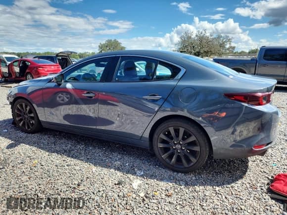 ✅ 2023 Mazda 3 S Preferred • VIN: 3MZBPACM6PM371760 • Lot: 84374645. Wystawiony na Copart z przebiegiem 164 841 mil. Bezpłatny archiwum sprzedaży aukcyjnych z USA i szczegółowy raport historii pojazdu na DreamBid. Zdjęcie 2.