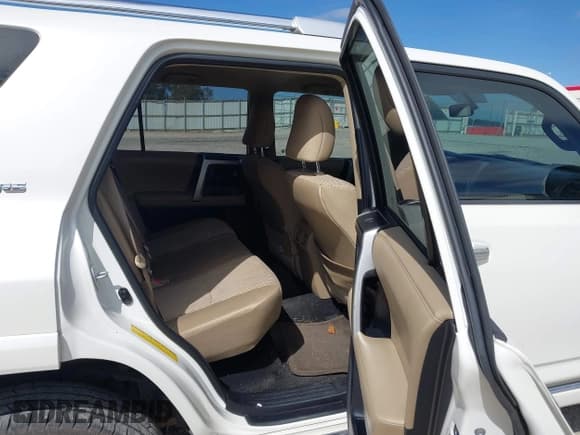 ✅ 2011 Toyota 4Runner SR5 • VIN: JTEZU5JR8B5014235 • Lot: 43434569. Wystawiony na IAAI z przebiegiem 213 016 mil. Bezpłatny archiwum sprzedaży aukcyjnych z USA i szczegółowy raport historii pojazdu na DreamBid. Zdjęcie 8.