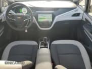 ✅ 2017 Chevrolet Bolt EV LT • VIN: 1G1FW6S06H4187587 • Lot: 52419565. Wystawiony na Copart z przebiegiem 47 953 mil. Bezpłatny archiwum sprzedaży aukcyjnych z USA i szczegółowy raport historii pojazdu na DreamBid. Zdjęcie 8.