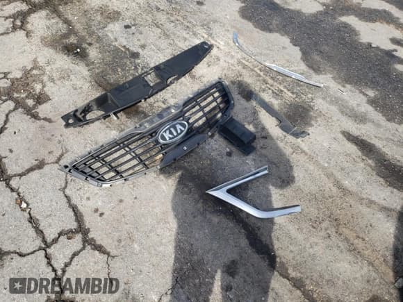 ✅ 2012 Kia Sportage LX • VIN: KNDPB3A23C7299604 • Lot: 70539985. Wystawiony na Copart z przebiegiem 116 796 mil. Bezpłatny archiwum sprzedaży aukcyjnych z USA i szczegółowy raport historii pojazdu na DreamBid. Zdjęcie 13.