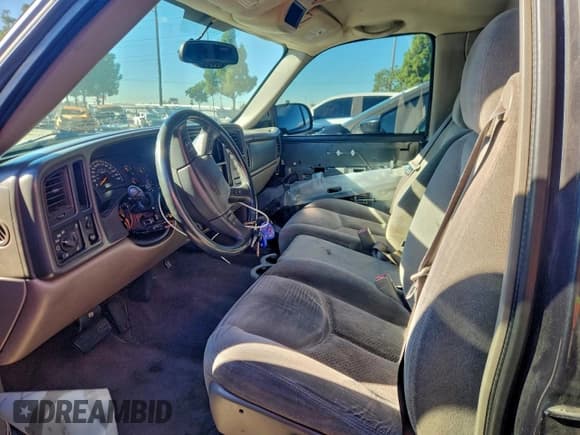 ✅ 2005 Chevrolet Avalanche LS • VIN: 3GNEC12Z55G269202 • Lot: 93114485. Wystawiony na Copart z przebiegiem 212 549 mil. Bezpłatny archiwum sprzedaży aukcyjnych z USA i szczegółowy raport historii pojazdu na DreamBid. Zdjęcie 7.