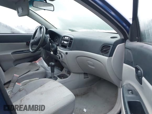 ✅ 2007 Hyundai Accent GLS • VIN: KMHCN46C27U112479 • Лот: 41263296. Опубликован ранее на IAAI с пробегом 196 290 миль. Бесплатный доступ к архиву аукционных продаж из США и подробный отчёт об истории автомобиля на DreamBid. Изображение 5.