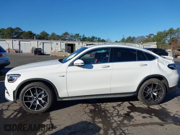 ✅ 2023 Mercedes-Benz GLC 43 AMG • VIN: W1N0J6EB8PG150734 • Лот: 43662903. Опубликован ранее на IAAI с пробегом 9 048 миль. Бесплатный доступ к архиву аукционных продаж из США и подробный отчёт об истории автомобиля на DreamBid. Изображение 14.