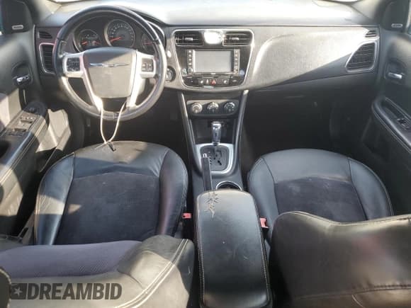 ✅ 2012 Chrysler 200 S • VIN: 1C3CCBHG4CN177048 • Lot: 71971395. Listed on Copart with Not provided. Free auction sales archive from the USA and detailed vehicle history report at DreamBid. Image 8.