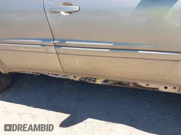 ✅ 2005 Chevrolet Equinox LT • VIN: 2CNDL73F256052029 • Лот: 41832741. Опубликован ранее на IAAI с пробегом 291 079 миль. Бесплатный доступ к архиву аукционных продаж из США и подробный отчёт об истории автомобиля на DreamBid. Изображение 12.