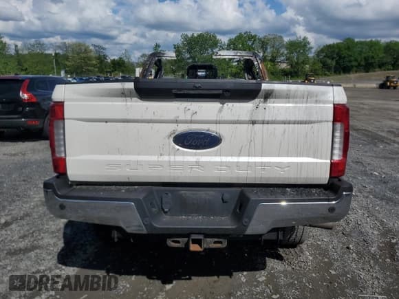 ✅ 2017 Ford F-350 Platinum • VIN: 1FT8W3BT8HEE52917 • Lot: 57059525. Listed on Copart with Not provided. Free auction sales archive from the USA and detailed vehicle history report at DreamBid. Image 6.