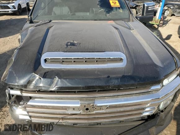 ✅ 2022 Chevrolet Silverado 2500HD High Country • VIN: 1GC4YREY8NF122025 • Lot: 92279435. Wystawiony na Copart z przebiegiem 17 312 mil. Bezpłatny archiwum sprzedaży aukcyjnych z USA i szczegółowy raport historii pojazdu na DreamBid. Zdjęcie 11.