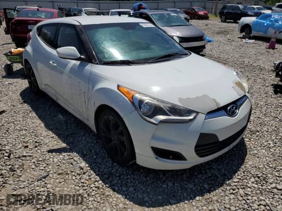 2016 Hyundai Veloster z VIN KMHTC6AD4GU277760, wystawiony jako Copart lot #62265734 z przebiegiem Nie podano mil oraz Czysty tytuł • Clean title. Historia ofert i sprzedaży dostępna na DreamBid. Obrazek 4.
