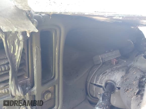 ✅ 2000 Chevrolet Silverado 1500 • VIN: 1GCEC14W3YZ246808 • Lot: 43504471. Listed on IAAI with Not provided. Free auction sales archive from the USA and detailed vehicle history report at DreamBid. Image 7.