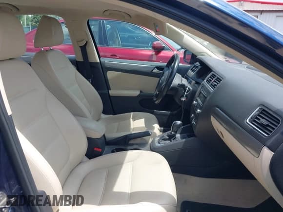 ✅ 2013 Volkswagen Jetta TDI w/Premium/Nav • VIN: 3VWLL7AJXDM447780 • Лот: 42686220. Опубликован ранее на IAAI с пробегом 263 154 миль. Бесплатный доступ к архиву аукционных продаж из США и подробный отчёт об истории автомобиля на DreamBid. Изображение 5.