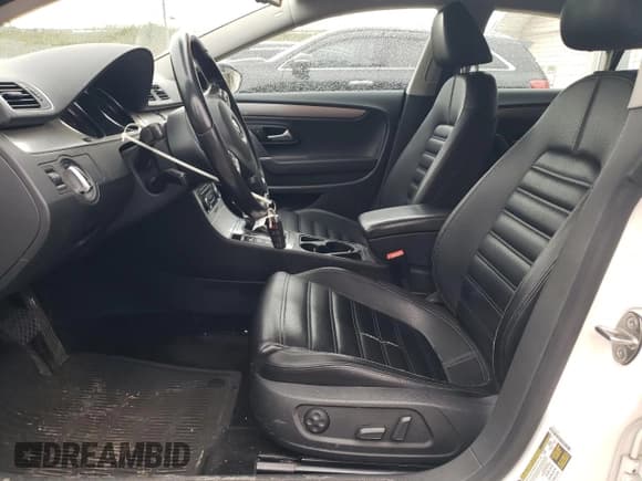 ✅ 2012 Volkswagen CC Lux Limited Edition • VIN: WVWHN7AN2CE539590 • Lot: 70984835. Wystawiony na Copart z przebiegiem 89 918 mil. Bezpłatny archiwum sprzedaży aukcyjnych z USA i szczegółowy raport historii pojazdu na DreamBid. Zdjęcie 7.