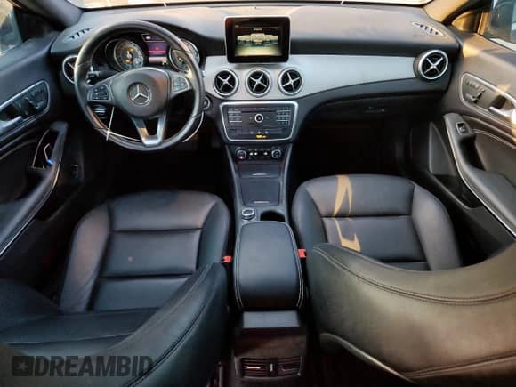 2015 Mercedes-Benz CLA 250 z VIN WDDSJ4EB0FN169833, wystawiony jako Copart lot #83842795 z przebiegiem 29 034 mil mil oraz Szkoda całkowita • Salvage title. Historia ofert i sprzedaży dostępna na DreamBid. Obrazek 8.