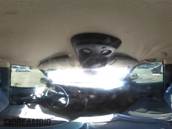 ✅ 2005 Chevrolet Silverado 1500 Work Truck • VIN: 2GCEC19T651322718 • Лот: 43584285. Опубликован ранее на IAAI с пробегом 272 650 миль. Бесплатный доступ к архиву аукционных продаж из США и подробный отчёт об истории автомобиля на DreamBid. Изображение 21.