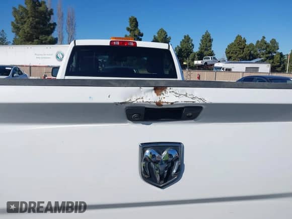 2016 Ram 1500 Tradesman с VIN 3C6JR6DG8GG239636, выставлен на аукционе IAAI как лот 41366332 с пробегом 117 082 миль миль и . История ставок и продаж доступна на DreamBid. Изображение 6.