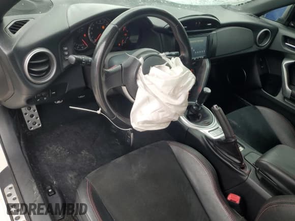 ✅ 2016 Subaru BRZ Limited • VIN: JF1ZCAC18G9603654 • Лот: 82142185. Опубликован ранее на Copart с пробегом 89 329 миль. Бесплатный доступ к архиву аукционных продаж из США и подробный отчёт об истории автомобиля на DreamBid. Изображение 8.