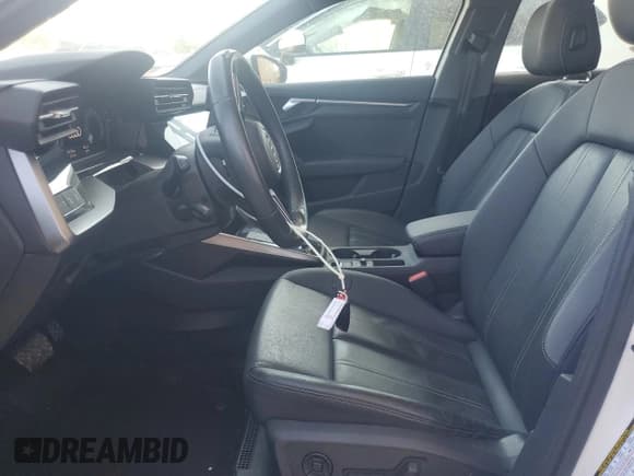 ✅ 2023 Audi A3 Premium • VIN: WAUAUDGY4PA111034 • Lot: 86253905. Wystawiony na Copart z przebiegiem 53 136 mil. Bezpłatny archiwum sprzedaży aukcyjnych z USA i szczegółowy raport historii pojazdu na DreamBid. Zdjęcie 8.