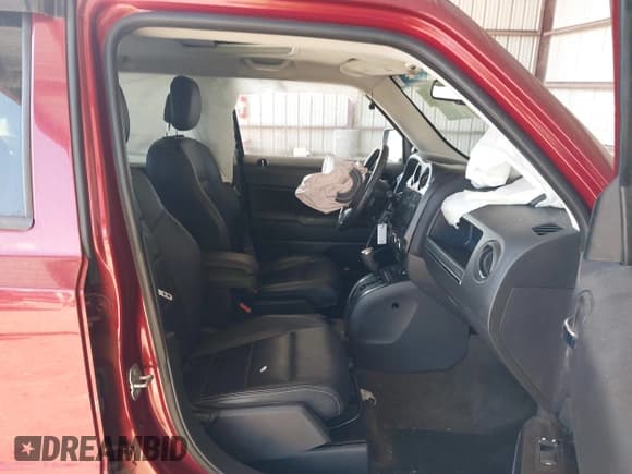 ✅ 2016 Jeep Patriot High Altitude • VIN: 1C4NJRFB7GD814729 • Lot: 43029385. Listed on IAAI with 115,694 mi. Free auction sales archive from the USA and detailed vehicle history report at DreamBid. Image 5.
