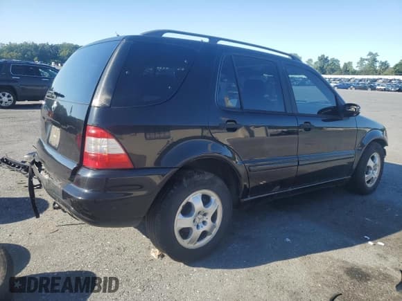 ✅ 2003 Mercedes-Benz M 350 • VIN: 4JGAB57E83A421097 • Лот: 70356595. Опубликован ранее на Copart с пробегом 161 188 миль. Бесплатный доступ к архиву аукционных продаж из США и подробный отчёт об истории автомобиля на DreamBid. Изображение 3.