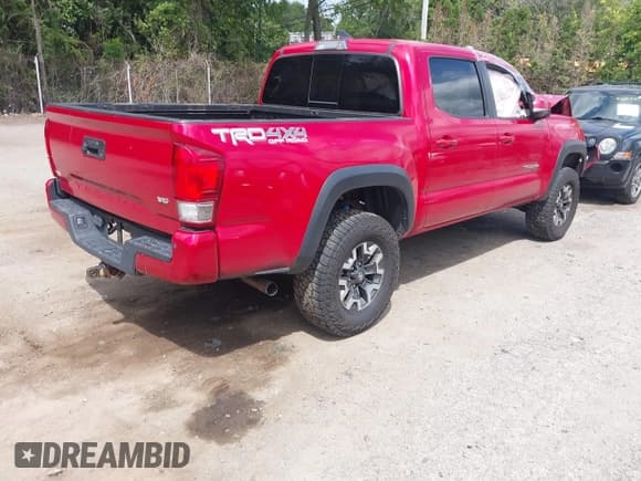 ✅ 2017 Toyota Tacoma SR5 • VIN: 3TMCZ5ANXHM118561 • Lot: 43051738. Listed on IAAI with 76,645 mi. Free auction sales archive from the USA and detailed vehicle history report at DreamBid. Image 4.