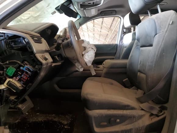 ✅ 2015 Chevrolet Suburban LT • VIN: 1GNSCJKC3FR585391 • Лот: 88498085. Опубликован ранее на Copart с пробегом Не указан. Бесплатный доступ к архиву аукционных продаж из США и подробный отчёт об истории автомобиля на DreamBid. Изображение 7.