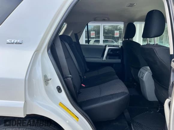 ✅ 2013 Toyota 4Runner SR5 • VIN: JTEBU5JR3D5130804 • Lot: 92353055. Wystawiony na Copart z przebiegiem 238 501 mil. Bezpłatny archiwum sprzedaży aukcyjnych z USA i szczegółowy raport historii pojazdu na DreamBid. Zdjęcie 6.