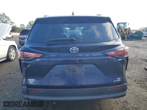 ✅ 2022 Toyota Sienna LE • VIN: 5TDKSKFC5NS060117 • Lot: 89510665. Wystawiony na Copart z przebiegiem Nie podano. Bezpłatny archiwum sprzedaży aukcyjnych z USA i szczegółowy raport historii pojazdu na DreamBid. Zdjęcie 6.