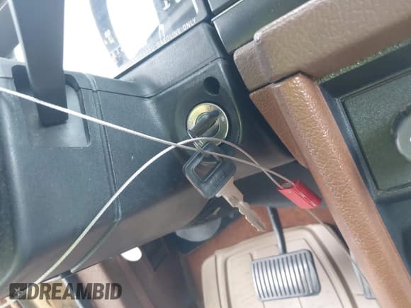 ✅ 1986 Volvo 240 DL • VIN: YV1AX885XG1716935 • Lot: 42845113. Listed on IAAI with 85,604 mi. Free auction sales archive from the USA and detailed vehicle history report at DreamBid. Image 11.