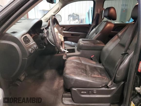 ✅ 2011 Chevrolet Suburban • VIN: MI0206A381N062111 • Lot: 43635065. Listed on Copart with 164,599 mi. Free auction sales archive from the USA and detailed vehicle history report at DreamBid. Image 7.