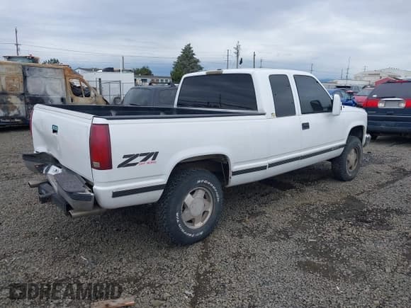 ✅ 1997 Chevrolet Silverado 1500 • VIN: 1GCEK19R6VE177136 • Lot: 43316020. Wystawiony na IAAI z przebiegiem 252 763 mil. Bezpłatny archiwum sprzedaży aukcyjnych z USA i szczegółowy raport historii pojazdu na DreamBid. Zdjęcie 4.