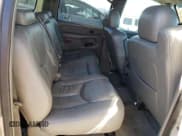 ✅ 2004 Chevrolet Suburban LT • VIN: 1GNFK16TX4J135814 • Лот: 41536915. Опубликован ранее на Copart с пробегом Не указан. Бесплатный доступ к архиву аукционных продаж из США и подробный отчёт об истории автомобиля на DreamBid. Изображение 11.