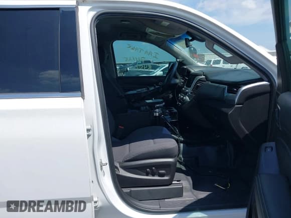 ✅ 2016 Chevrolet Tahoe Commercial • VIN: 1GNLCDEC5GR228457 • Lot: 42671897. Listed on IAAI with 127,987 mi. Free auction sales archive from the USA and detailed vehicle history report at DreamBid. Image 5.