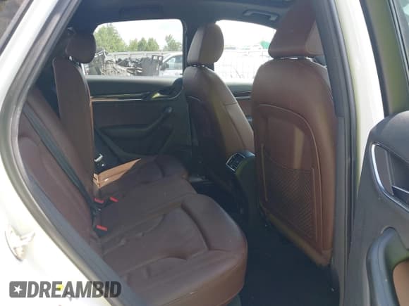 ✅ 2016 Audi Q3 Premium Plus • VIN: WA1BFCFS9GR002802 • Lot: 42770942. Wystawiony na IAAI z przebiegiem 152 173 mil. Bezpłatny archiwum sprzedaży aukcyjnych z USA i szczegółowy raport historii pojazdu na DreamBid. Zdjęcie 8.