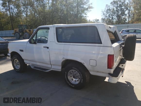 ✅ 1996 Ford Bronco XL • VIN: 1FMEU15N4TLB67027 • Lot: 75346314. Listed on Copart with 185,224 mi. Free auction sales archive from the USA and detailed vehicle history report at DreamBid. Image 2.