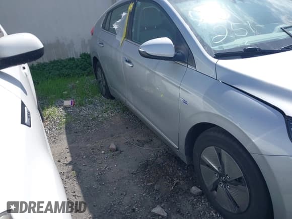 ✅ 2020 Hyundai Ioniq SE • VIN: KMHC75LC0LU188832 • Lot: 41517975. Wystawiony na IAAI z przebiegiem 54 320 mil. Bezpłatny archiwum sprzedaży aukcyjnych z USA i szczegółowy raport historii pojazdu na DreamBid. Zdjęcie 13.