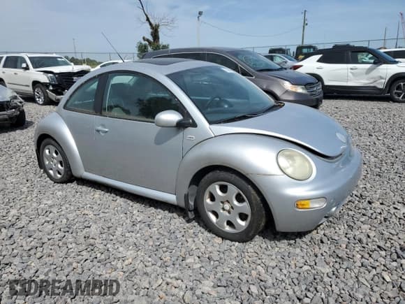 ✅ 2002 Volkswagen Beetle GLS • VIN: 3VWCB21C22M462424 • Lot: 70529835. Wystawiony na Copart z przebiegiem 87 002 mil. Bezpłatny archiwum sprzedaży aukcyjnych z USA i szczegółowy raport historii pojazdu na DreamBid. Zdjęcie 4.