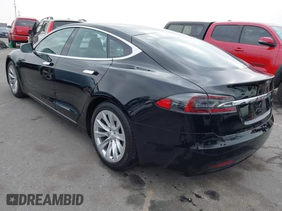 ✅ 2019 Tesla Model S 75D • VIN: 5YJSA1E20KF345815 • Lot: 43548675. Listed on IAAI with 20,659 mi. Free auction sales archive from the USA and detailed vehicle history report at DreamBid. Image 3.