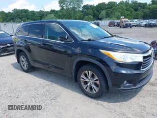 ✅ 2014 Toyota Highlander LE • VIN: 5TDBKRFH6ESO42391 • Lot: 42540209. Wystawiony na IAAI z przebiegiem 105 904 mil. Bezpłatny archiwum sprzedaży aukcyjnych z USA i szczegółowy raport historii pojazdu na DreamBid. Zdjęcie 1.
