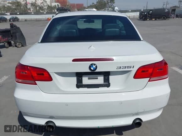 ✅ 2007 BMW 3 Series 335i • VIN: WBAWL73557PX47741 • Lot: 43093678. Listed on IAAI with 85,518 mi. Free auction sales archive from the USA and detailed vehicle history report at DreamBid. Image 17.