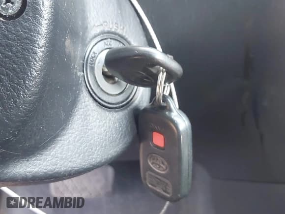 ✅ 2007 Toyota Matrix STD • VIN: 2T1KR32E37C661305 • Lot: 42670701. Listed on IAAI with 164,737 mi. Free auction sales archive from the USA and detailed vehicle history report at DreamBid. Image 11.