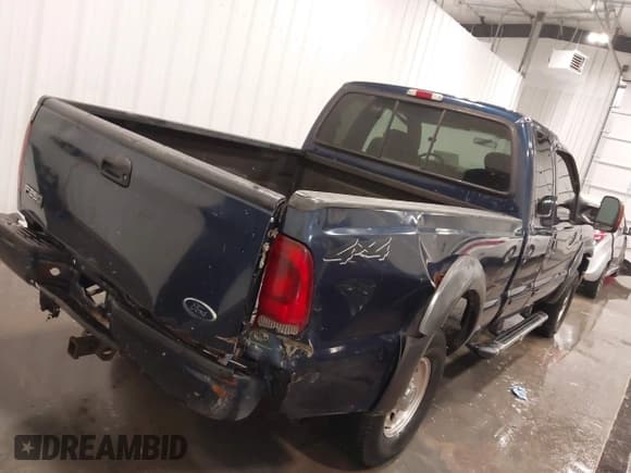 ✅ 2004 Ford F-250 XL • VIN: 1FTNX21L34EE01928 • Lot: 42055926. Wystawiony na IAAI z przebiegiem 217 672 mil. Bezpłatny archiwum sprzedaży aukcyjnych z USA i szczegółowy raport historii pojazdu na DreamBid. Zdjęcie 6.