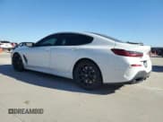 ✅ 2021 BMW 8 Series M850i • VIN: WBAGV8C07MCF01983 • Lot: 87376855. Wystawiony na Copart z przebiegiem Nie podano. Bezpłatny archiwum sprzedaży aukcyjnych z USA i szczegółowy raport historii pojazdu na DreamBid. Zdjęcie 2.