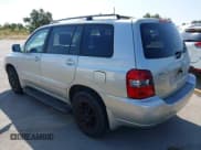 ✅ 2006 Toyota Highlander • VIN: JTEGP21A160106958 • Lot: 43502768. Listed on IAAI with 205,608 mi. Free auction sales archive from the USA and detailed vehicle history report at DreamBid. Image 3.