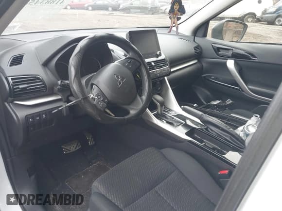 ✅ 2022 Mitsubishi Eclipse Cross LE • VIN: JA4ATVAA1NZ053304 • Лот: 41883458. Опубликован ранее на IAAI с пробегом 11 592 миль. Бесплатный доступ к архиву аукционных продаж из США и подробный отчёт об истории автомобиля на DreamBid. Изображение 5.