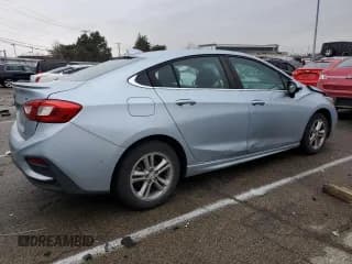 ✅ 2017 Chevrolet Cruze LT • VIN: 1G1BD5SMXH7143253 • Lot: 71496342. Wystawiony na Copart z przebiegiem 85 287 mil. Bezpłatny archiwum sprzedaży aukcyjnych z USA i szczegółowy raport historii pojazdu na DreamBid. Zdjęcie 3.